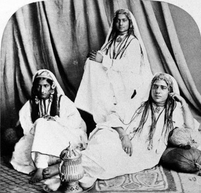 Kashmiri Nautch meisjes, ca. 1860s door British Photographer